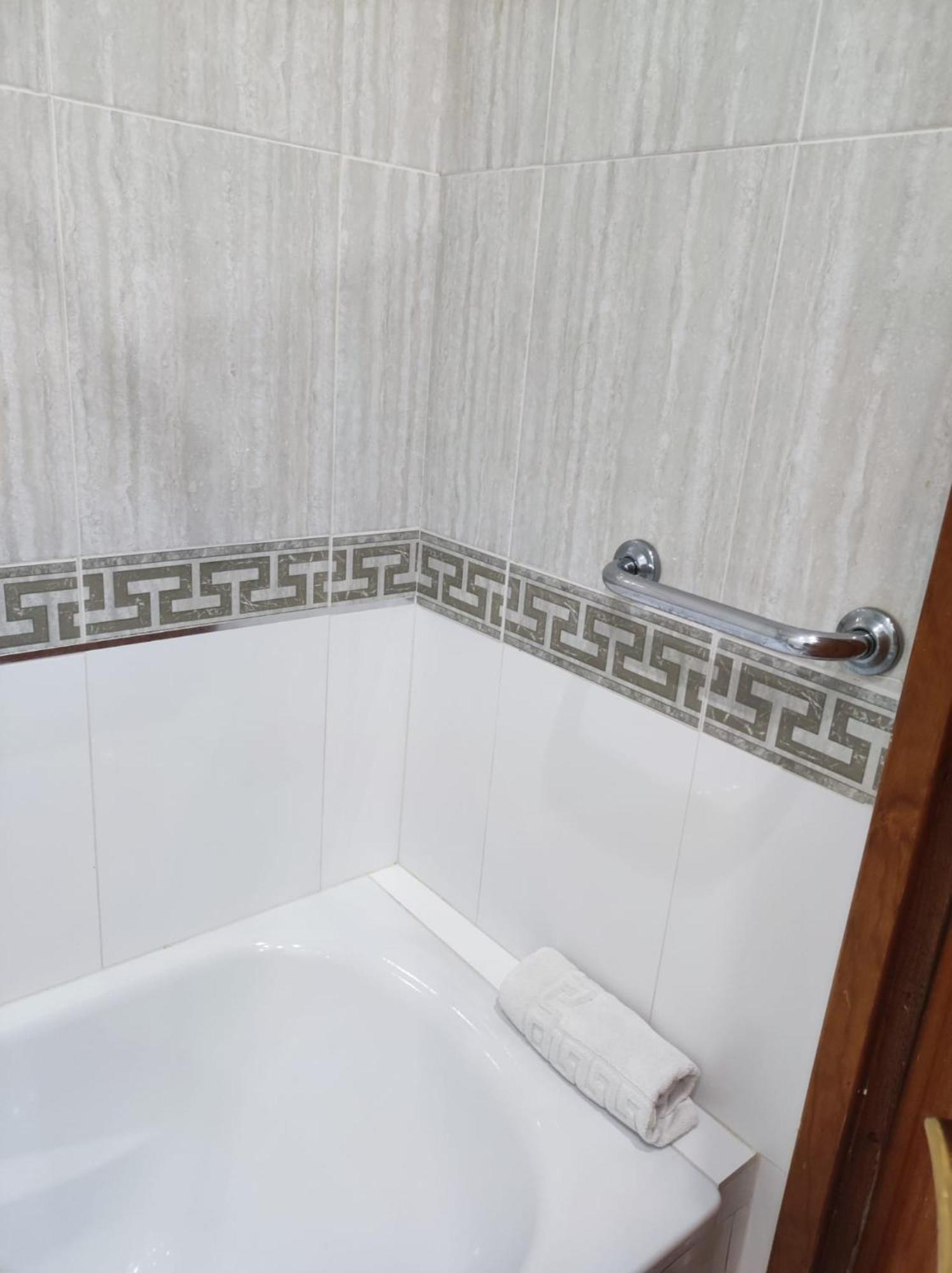 Hacienda 19 Menyber Apartment เนร์คา ภายนอก รูปภาพ